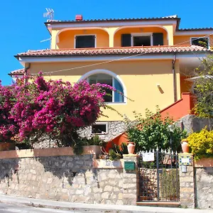 Le Bougainvillea Pensión La Maddalena (Sassari)